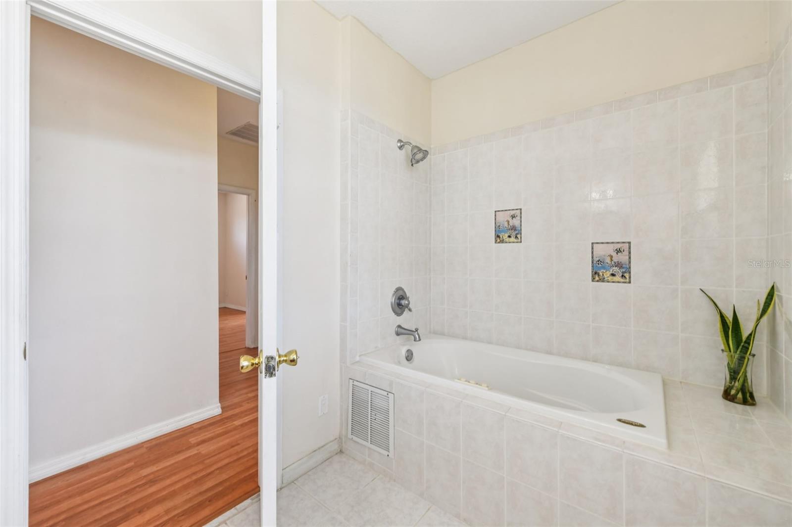 Image 32 of 49 For 6031 Bancroft Boulevard