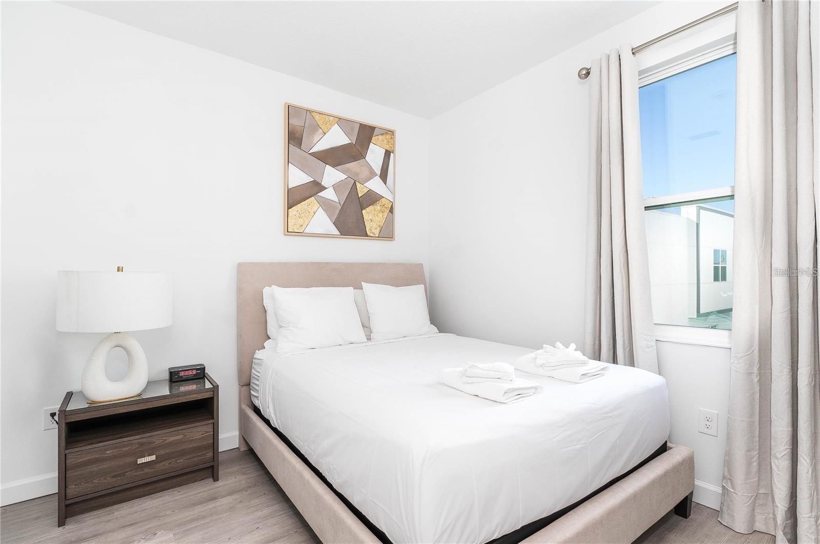 Image 21 of 32 For 392 Famagusta Drive