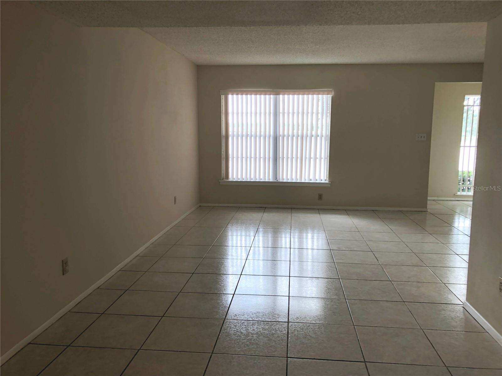 Image 3 of 15 For 806 Town Circle 156