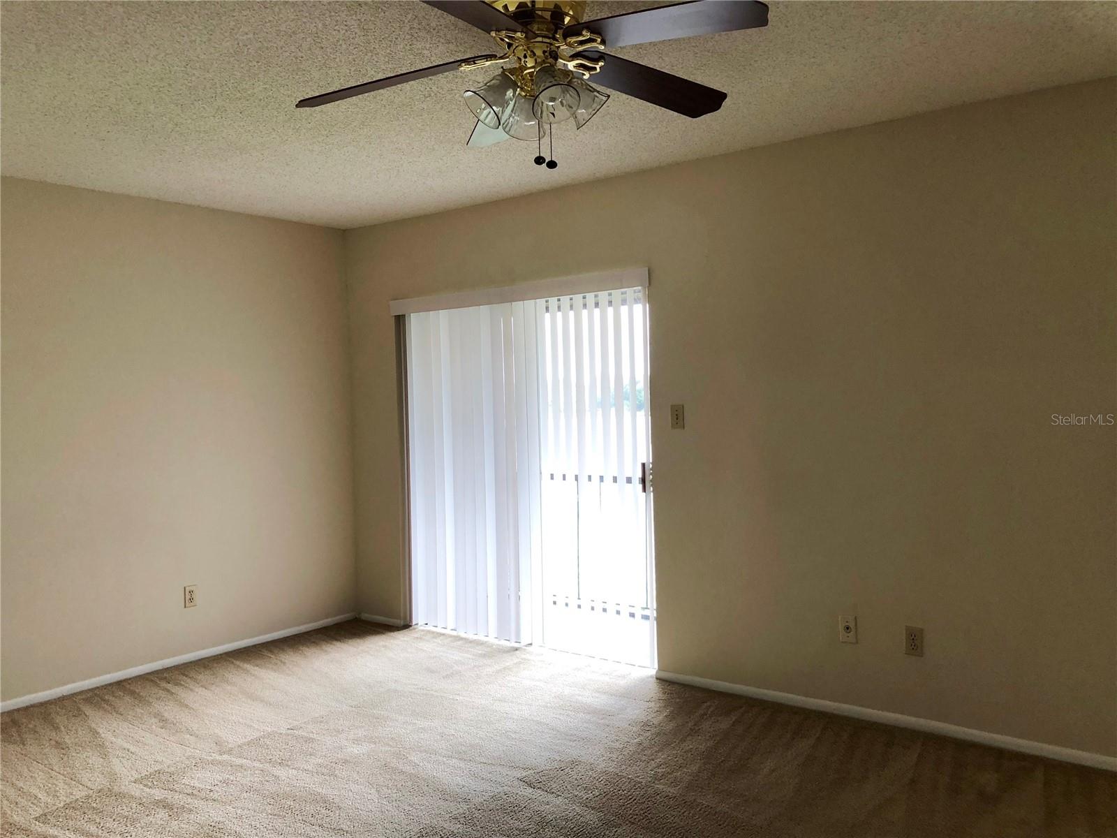 Image 7 of 15 For 806 Town Circle 156