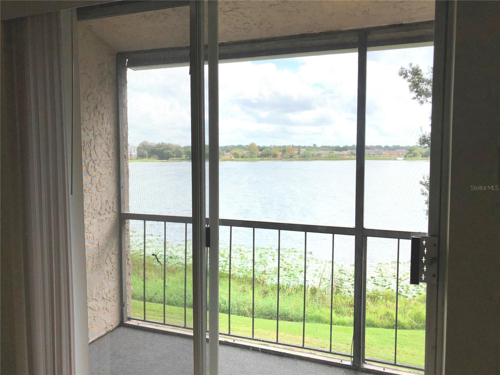 Image 8 of 15 For 806 Town Circle 156