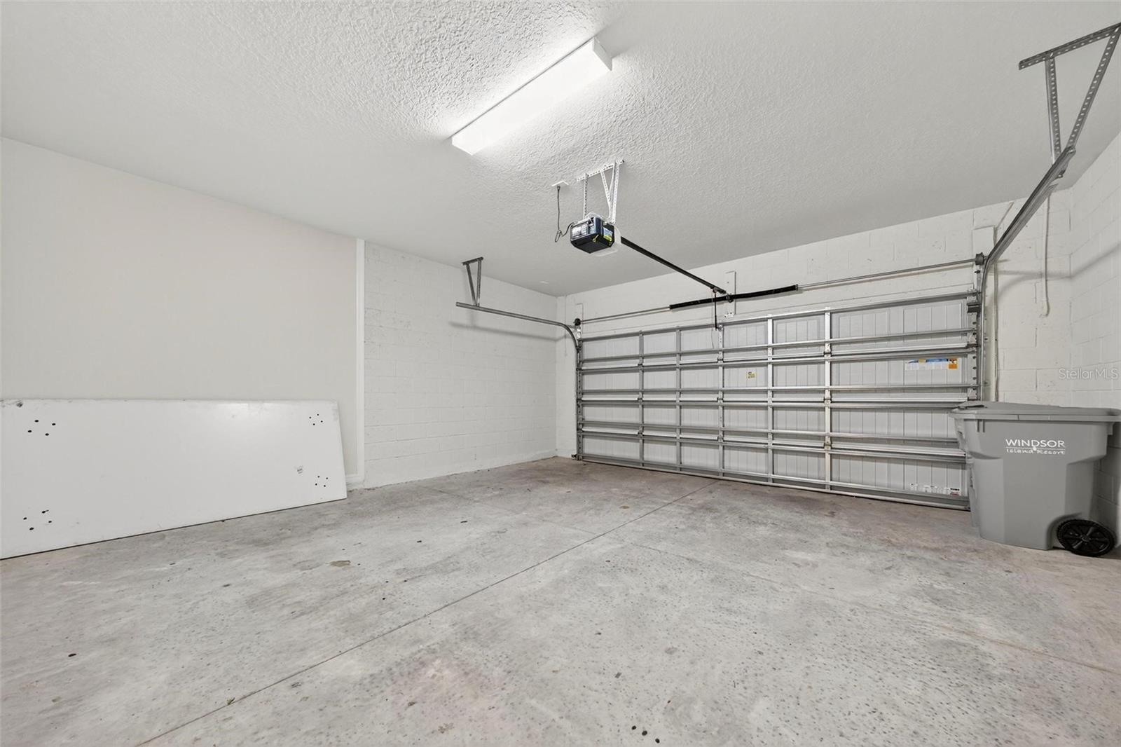 Image 33 of 90 For 3404 Lilac Way