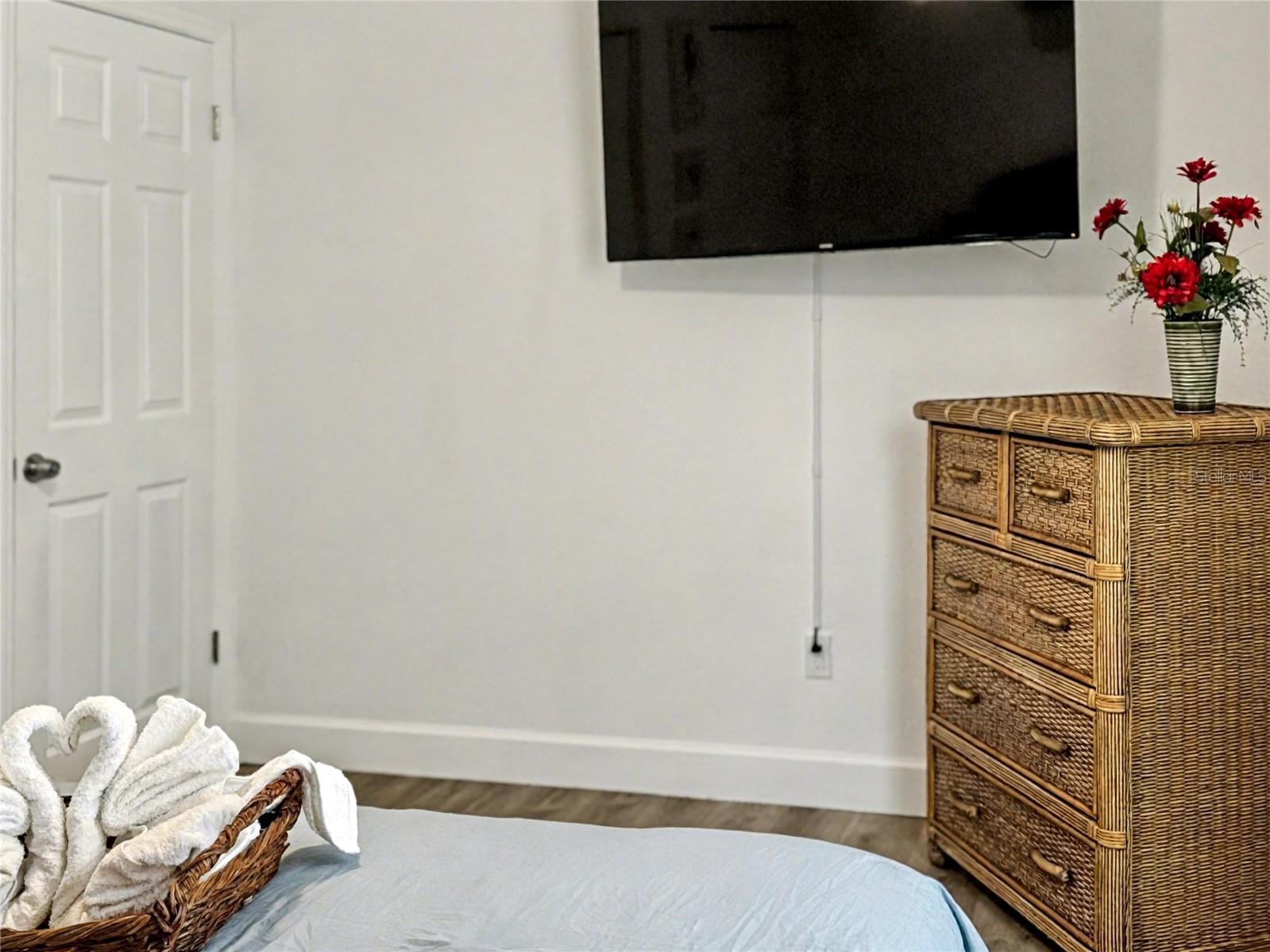 Image 21 of 29 For 6320 Cedar Street Ne