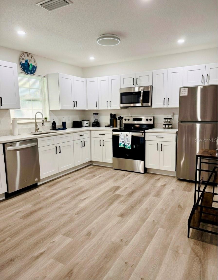 Image 3 of 29 For 6320 Cedar Street Ne