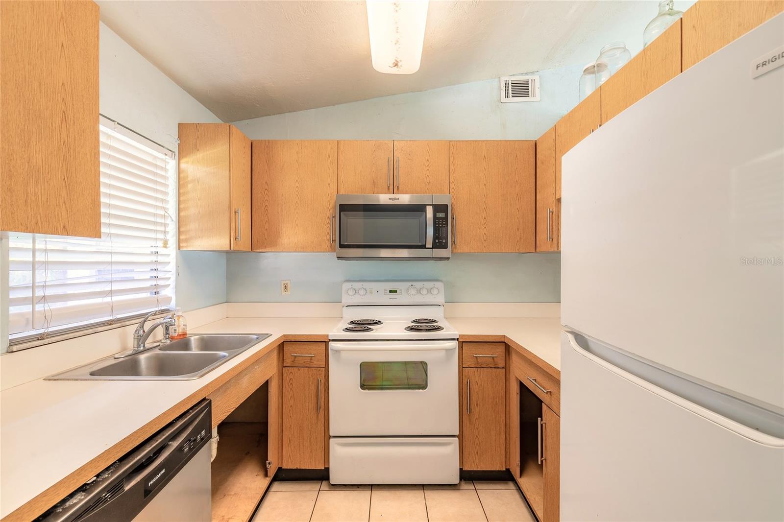 Image 8 of 26 For 1678 Espanola Avenue