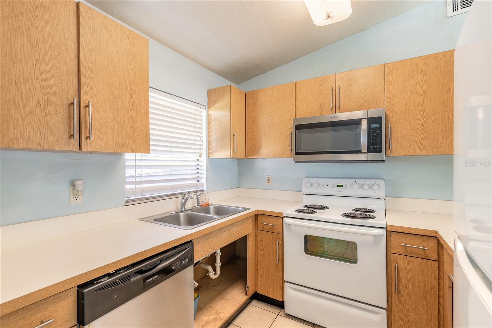 Image 9 of 26 For 1678 Espanola Avenue