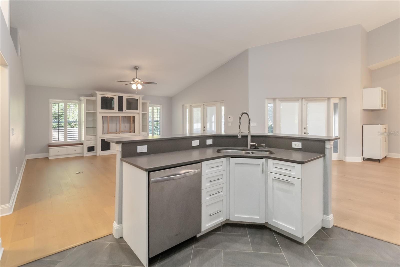 Image 15 of 55 For 449 Mandalay Road