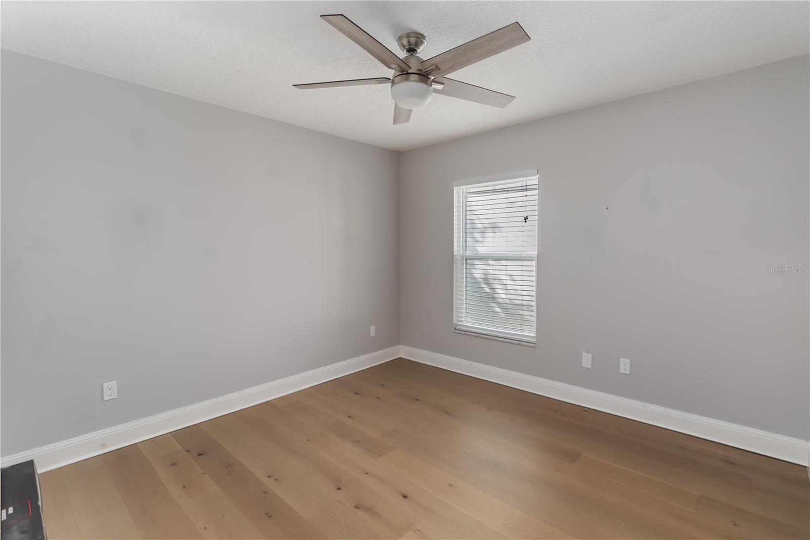 Image 24 of 55 For 449 Mandalay Road