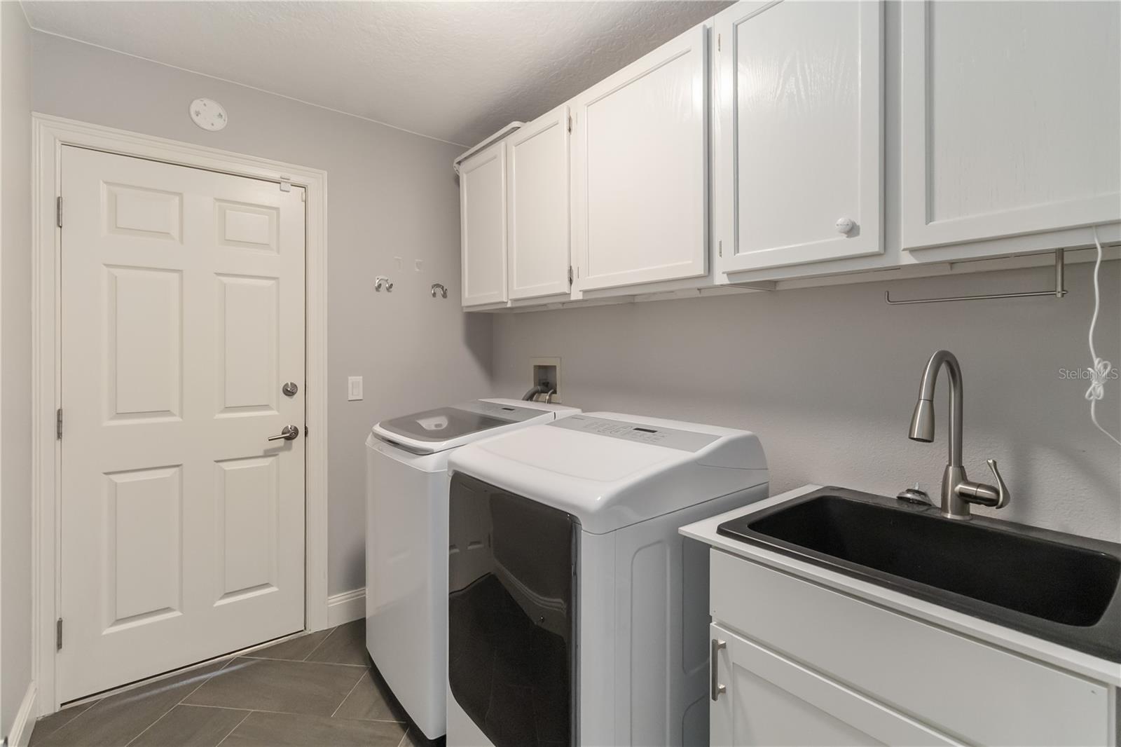 Image 28 of 55 For 449 Mandalay Road