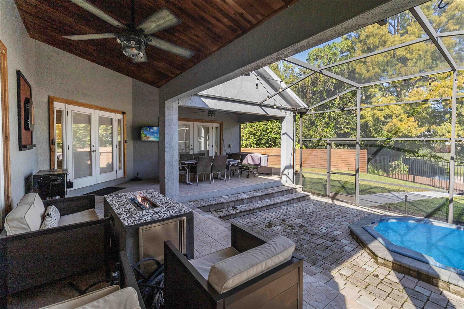 Image 30 of 55 For 449 Mandalay Road