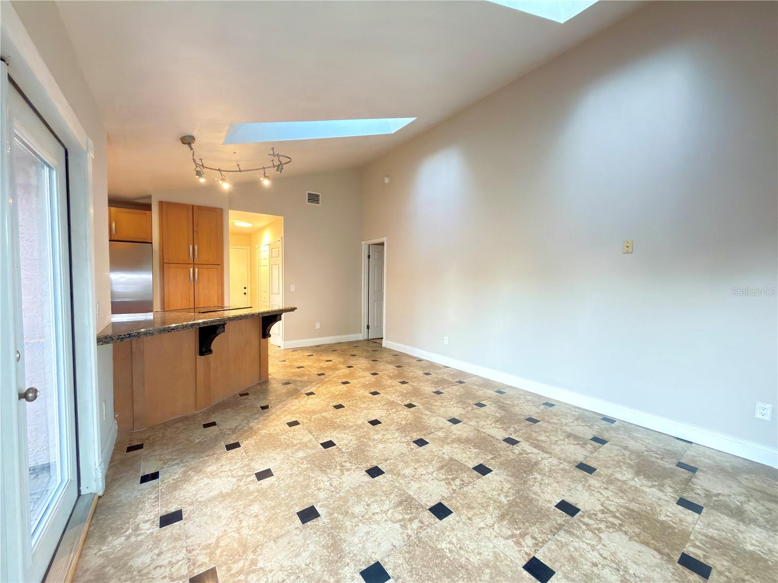 Image 7 of 36 For 221 Dempsey Way