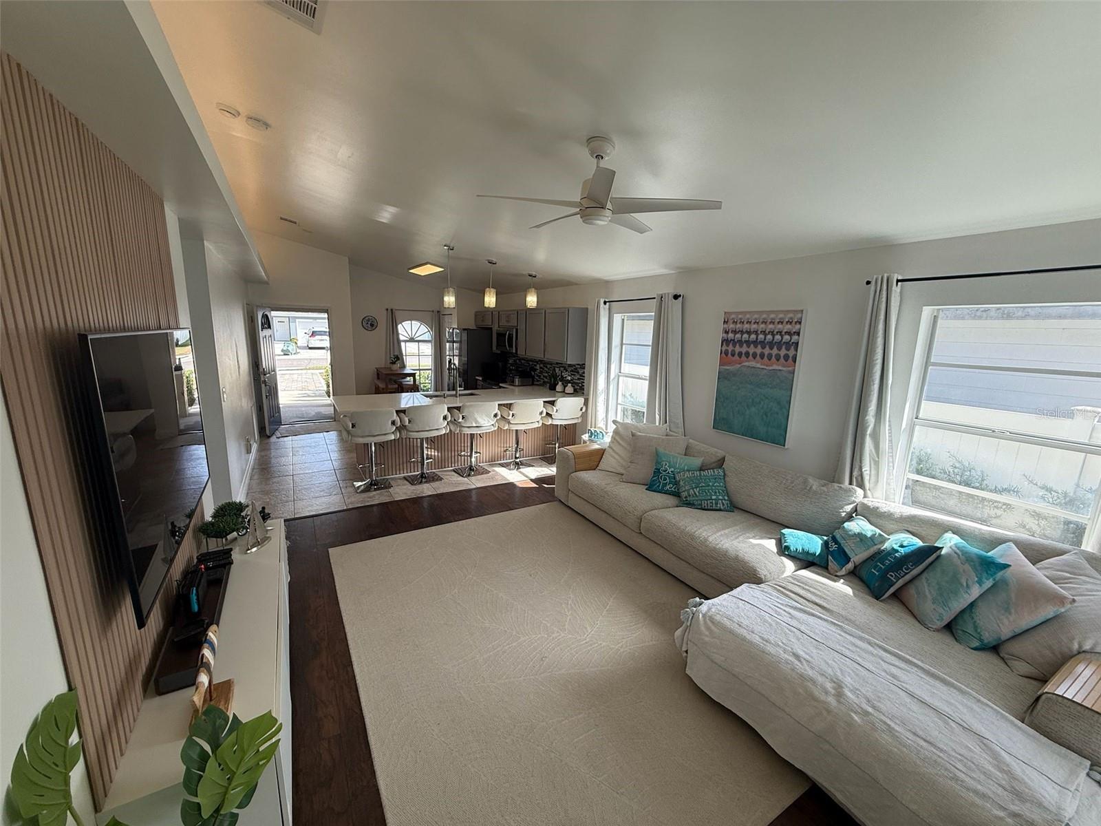 Image 6 of 20 For 13272 Helm Street