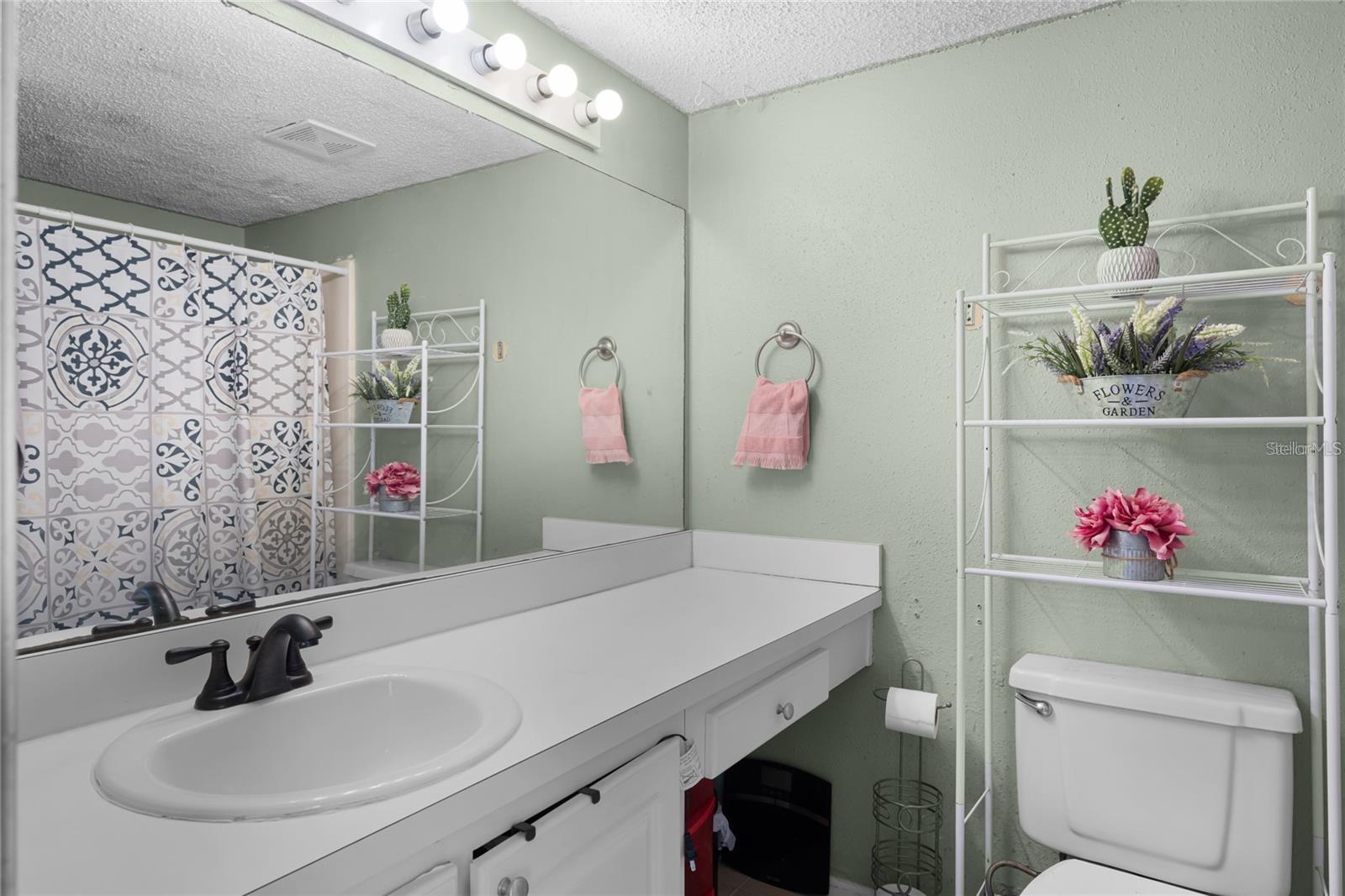 Image 15 of 23 For 120 Blue Pointe Way 340