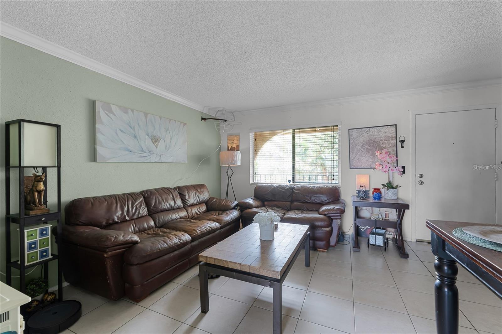 Image 7 of 23 For 120 Blue Pointe Way 340