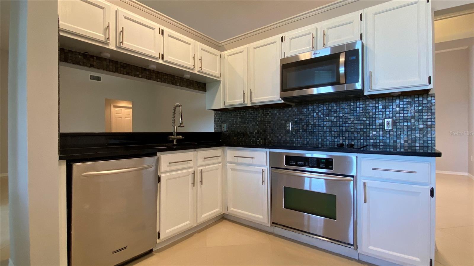 Image 13 of 34 For 1973 Tiptree Circle