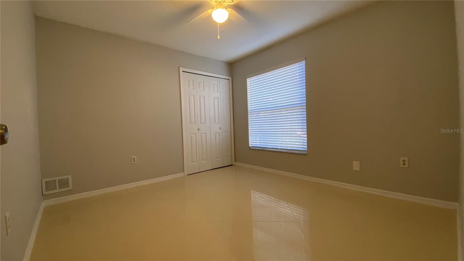 Image 28 of 34 For 1973 Tiptree Circle