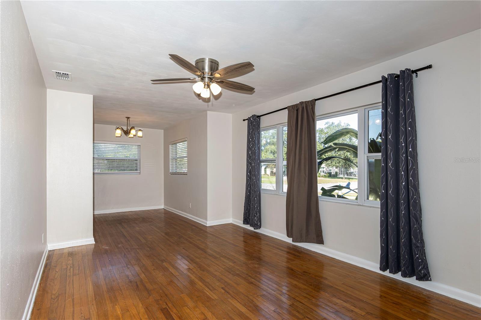 Image 5 of 20 For 776 Carew Avenue