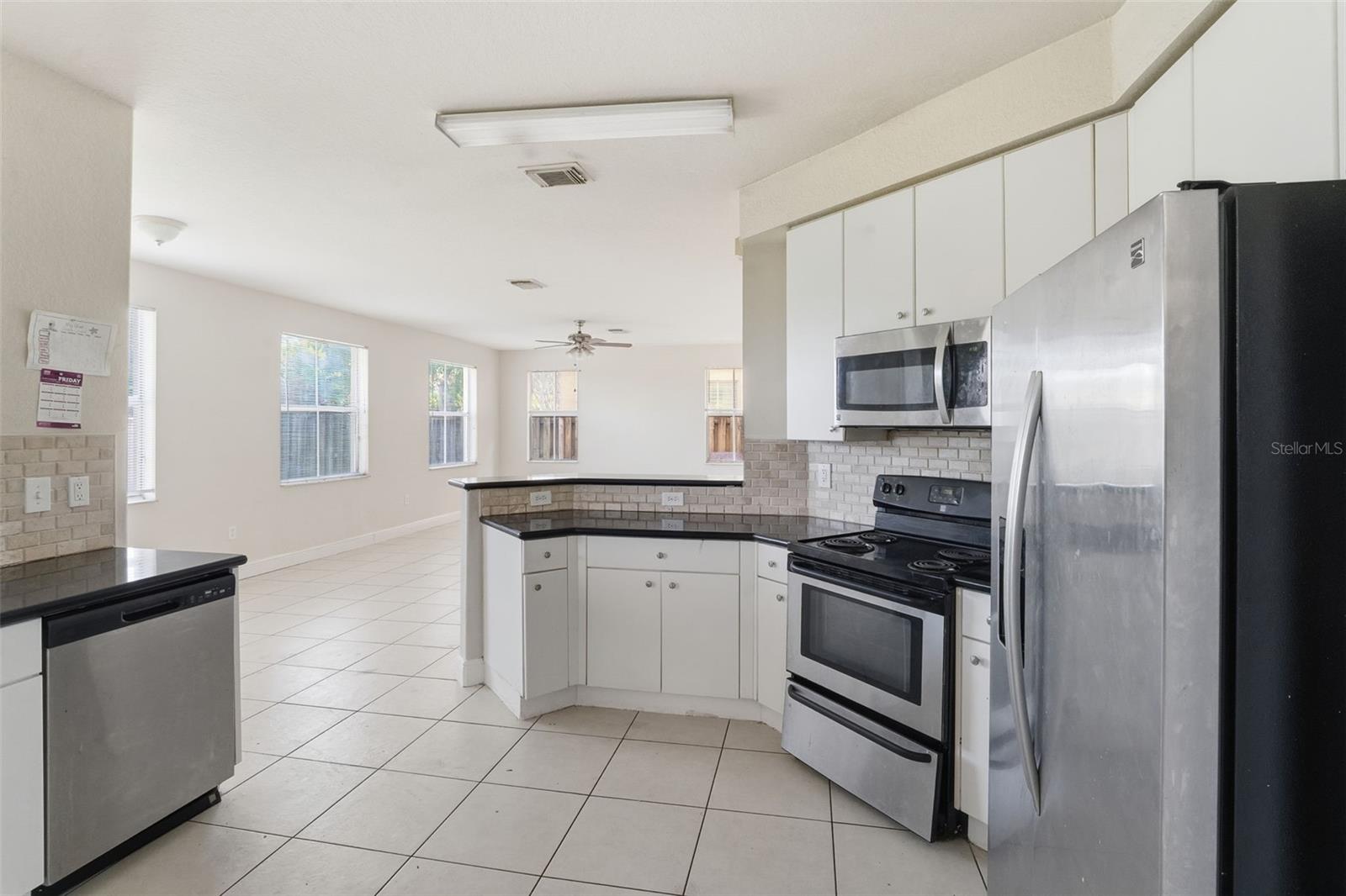 Image 11 of 37 For 12433 122nd Court