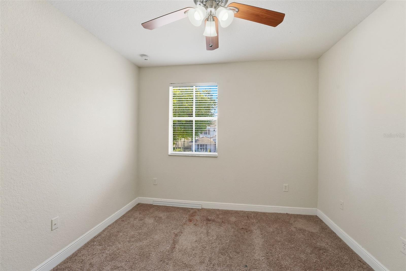 Image 17 of 37 For 12433 122nd Court