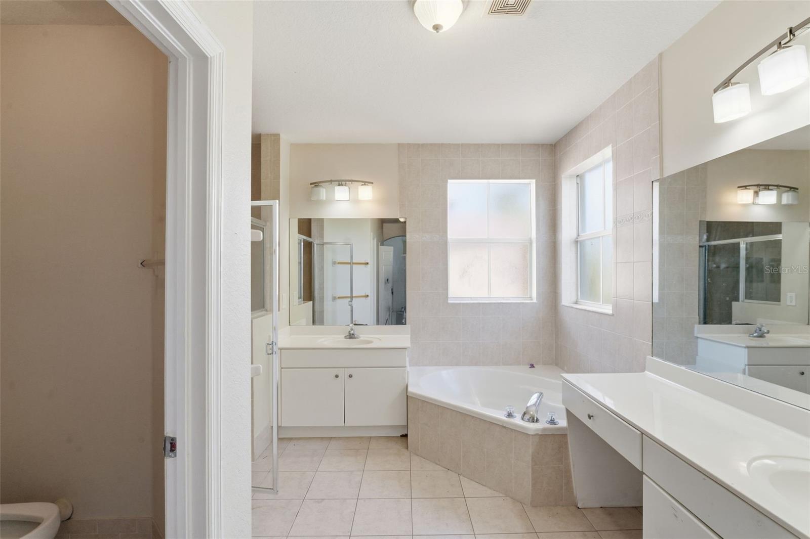 Image 23 of 37 For 12433 122nd Court