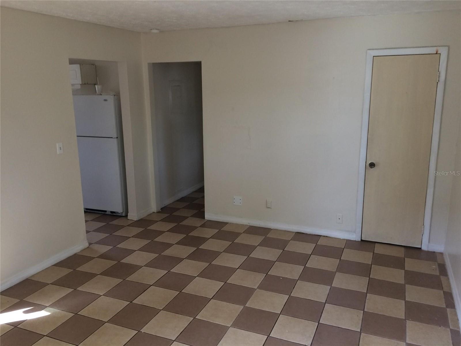 Image 3 of 9 For 6979 Muffet Court