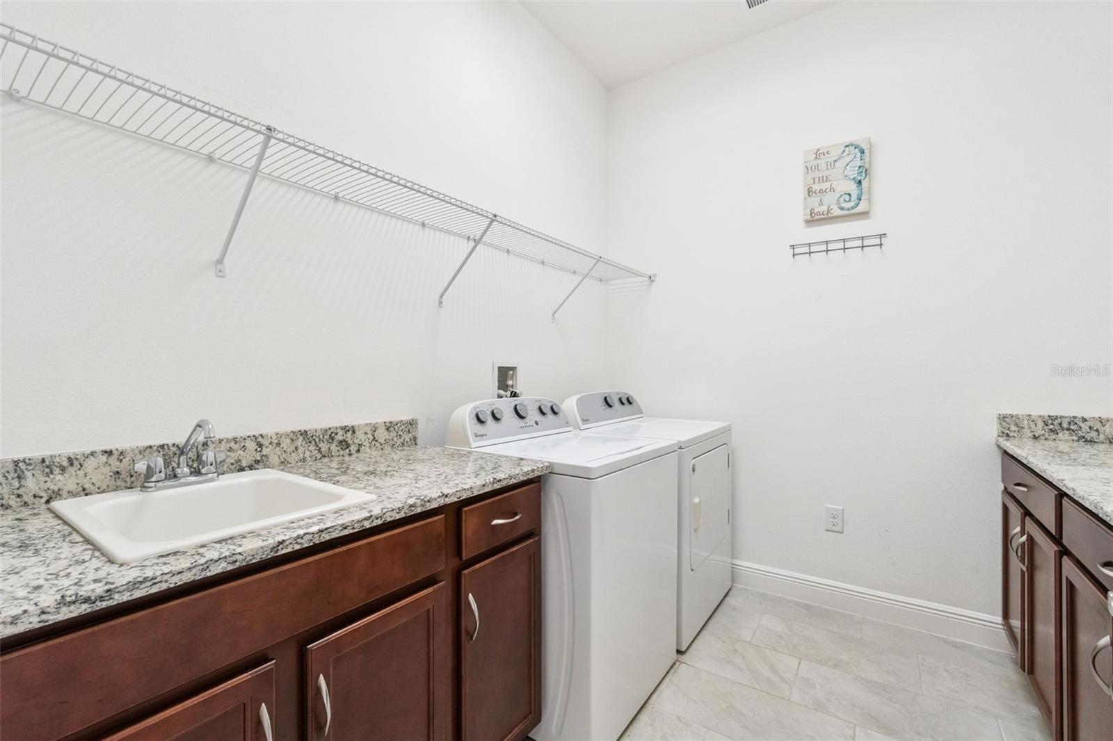 Image 12 of 43 For 2516 Yellow Brick Road