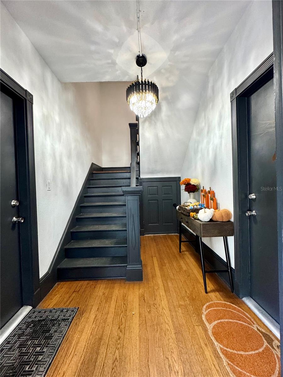 Image 2 of 13 For 515 Pine Street 6