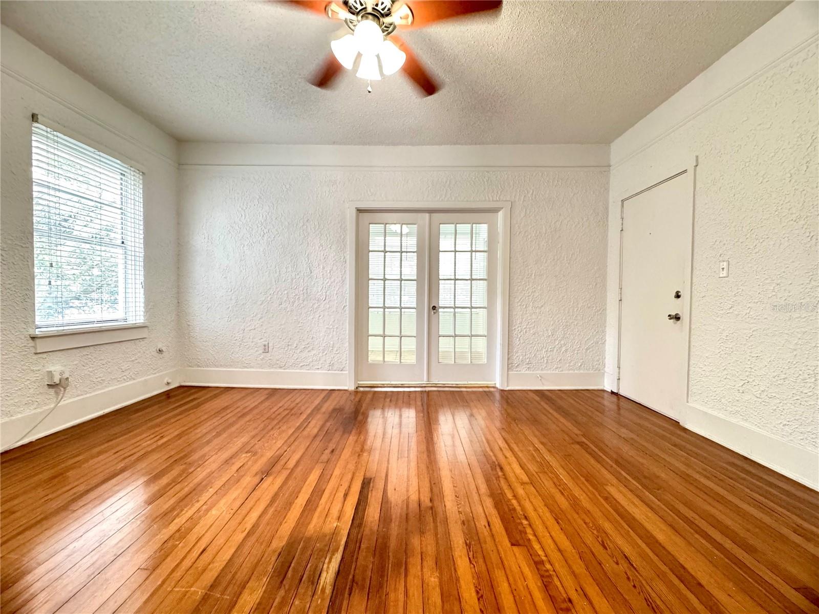 Image 4 of 13 For 515 Pine Street 6