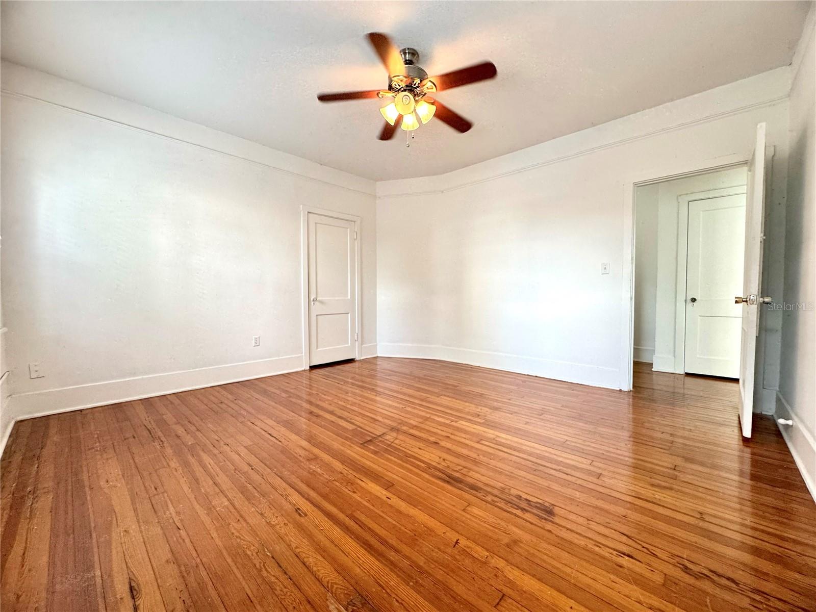 Image 7 of 13 For 515 Pine Street 6