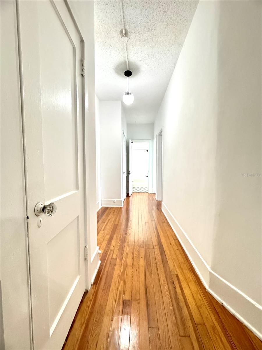 Image 8 of 13 For 515 Pine Street 6