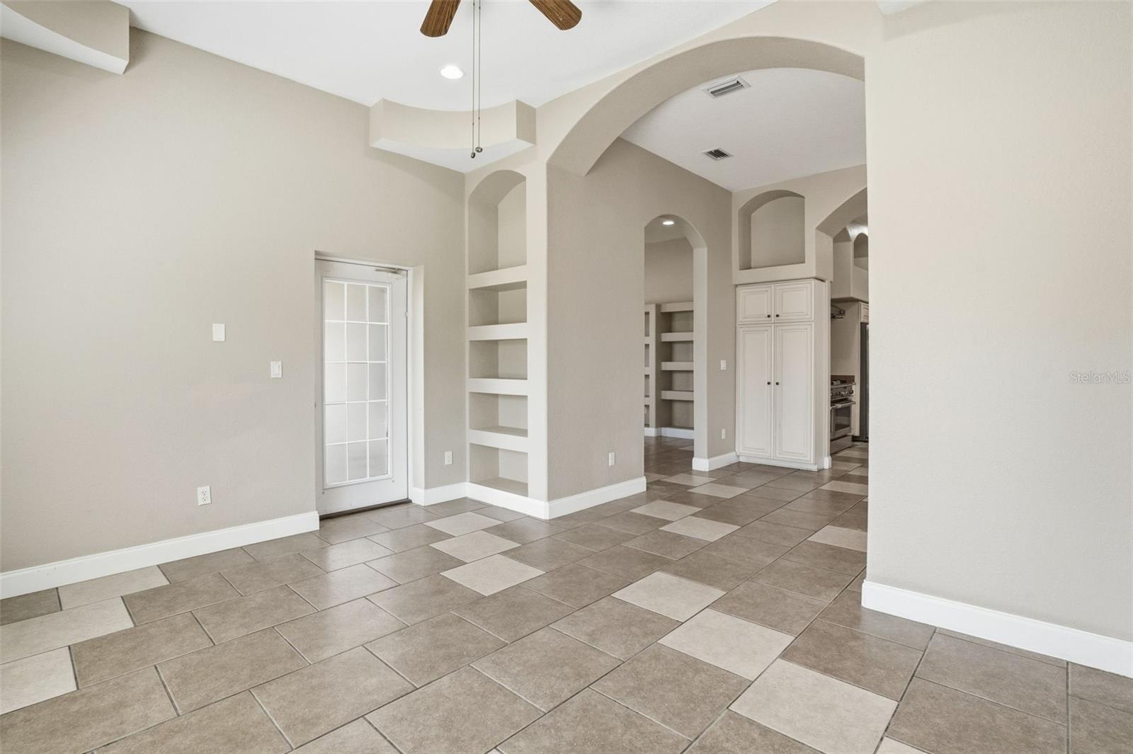 Image 10 of 44 For 23720 Hideout Trail