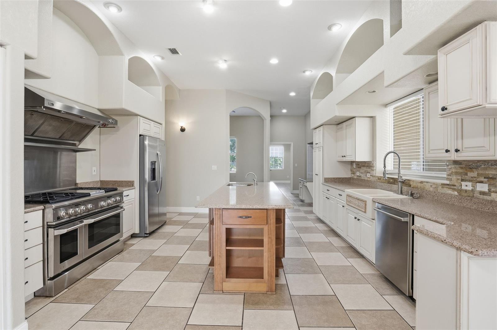 Image 13 of 44 For 23720 Hideout Trail