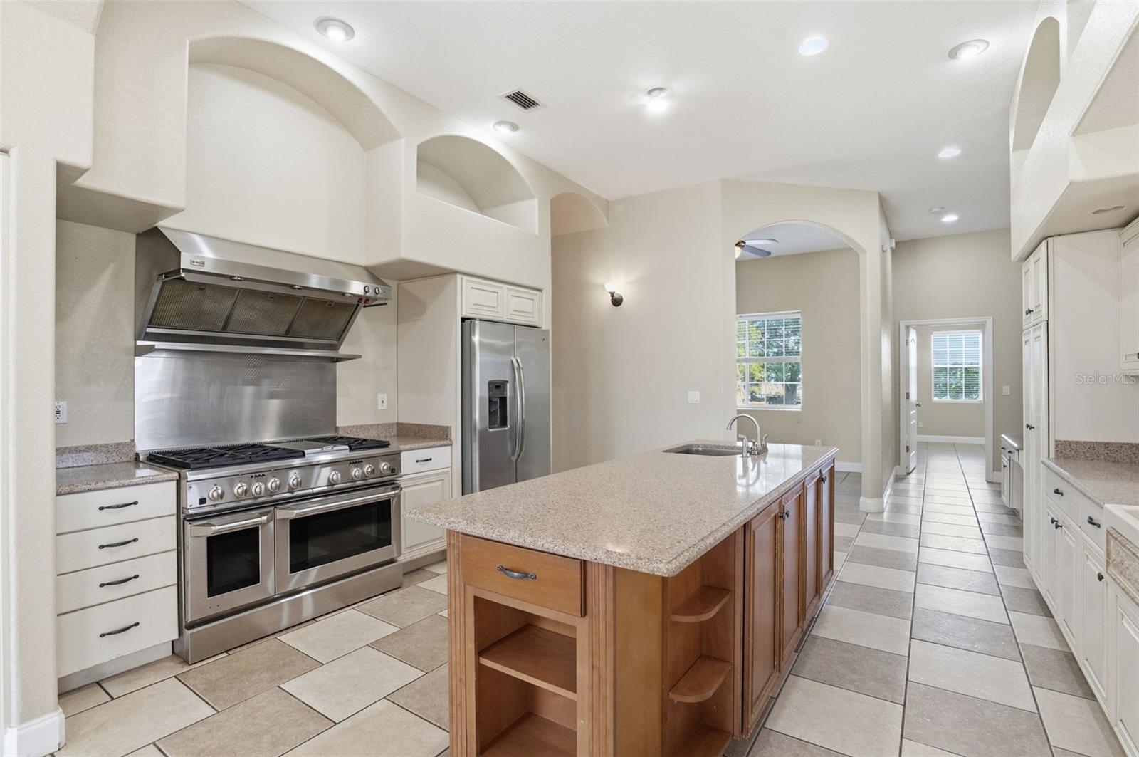 Image 14 of 44 For 23720 Hideout Trail