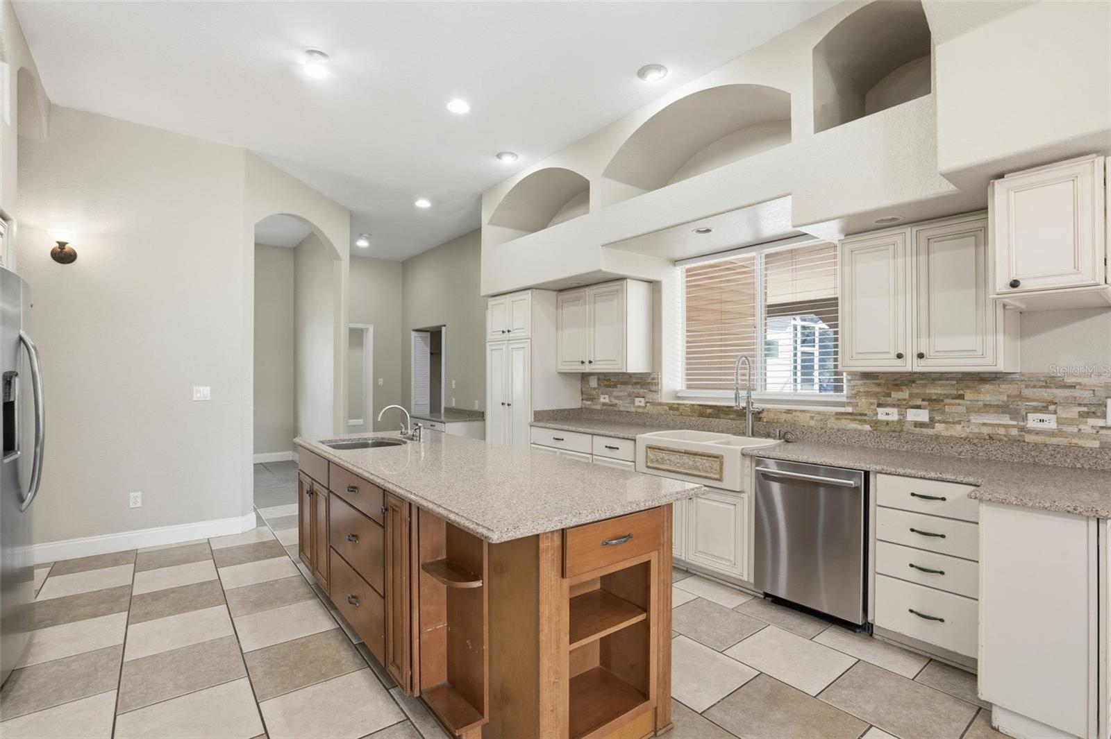 Image 15 of 44 For 23720 Hideout Trail