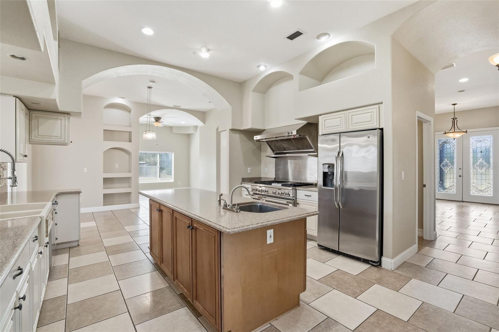 Image 16 of 44 For 23720 Hideout Trail