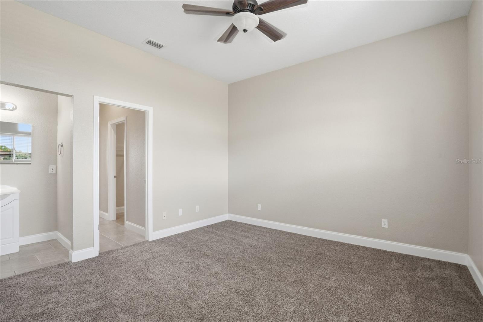 Image 24 of 44 For 23720 Hideout Trail