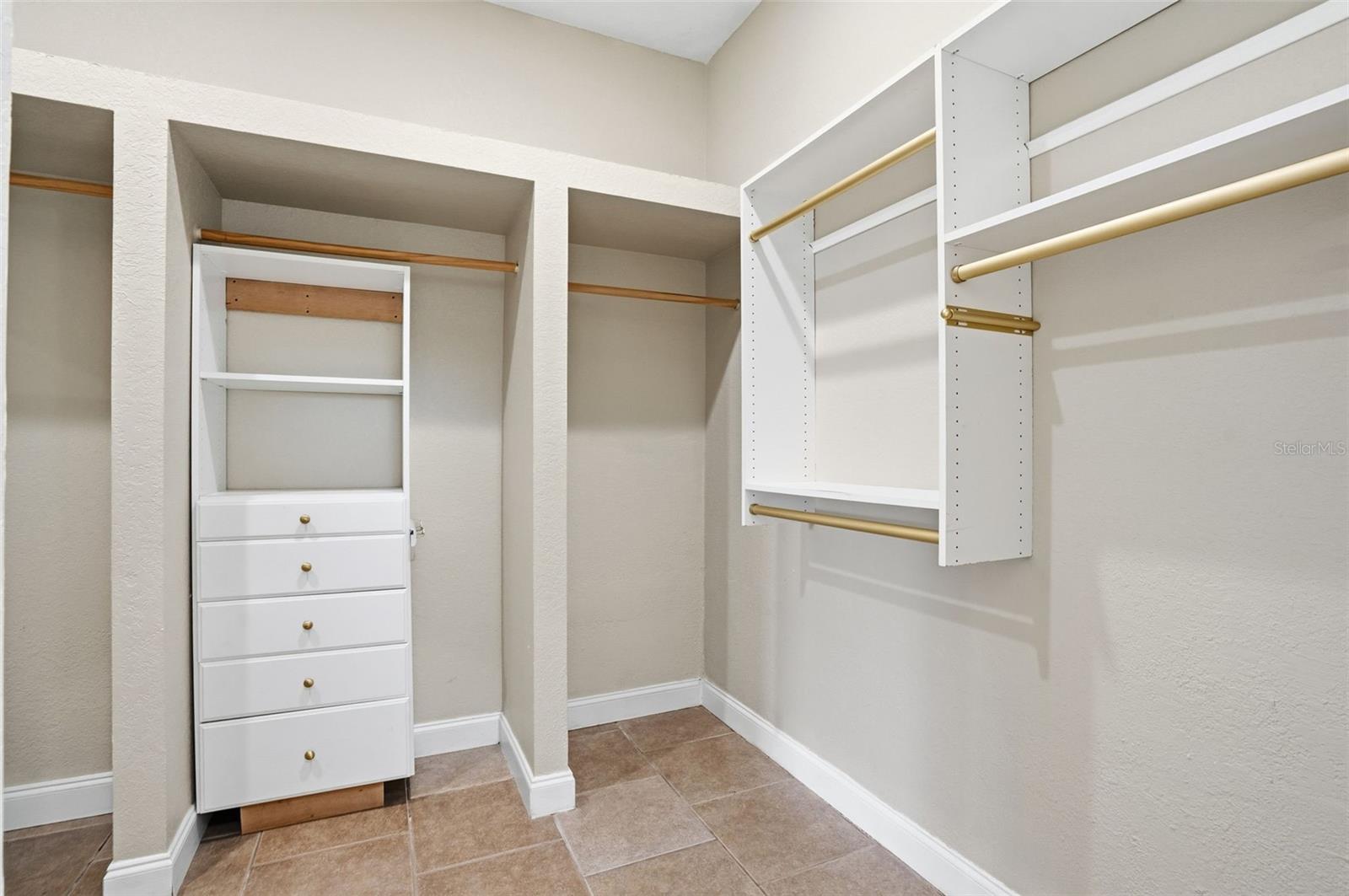 Image 26 of 44 For 23720 Hideout Trail