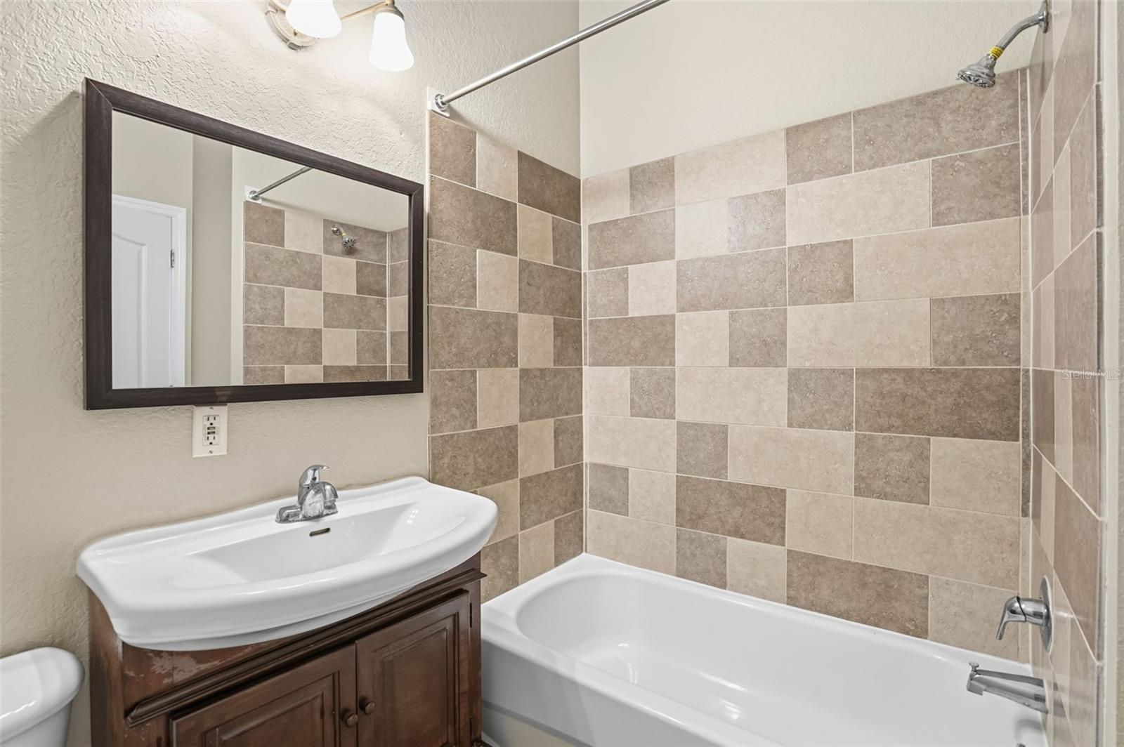 Image 29 of 44 For 23720 Hideout Trail