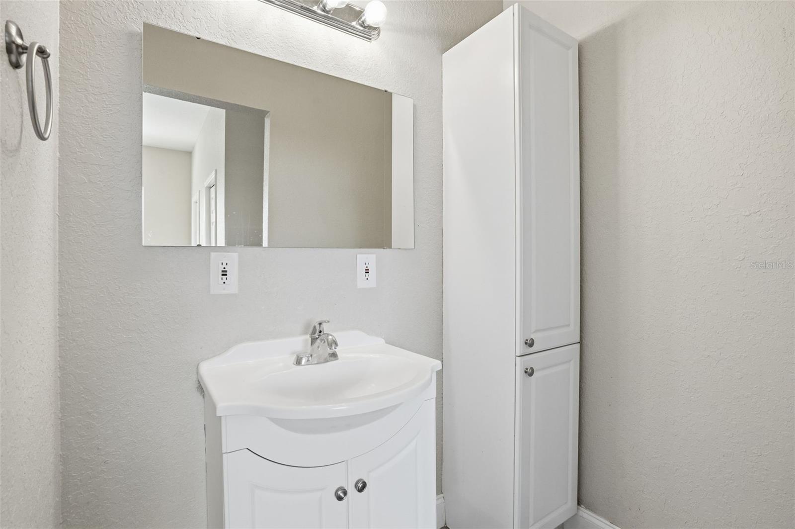 Image 34 of 44 For 23720 Hideout Trail