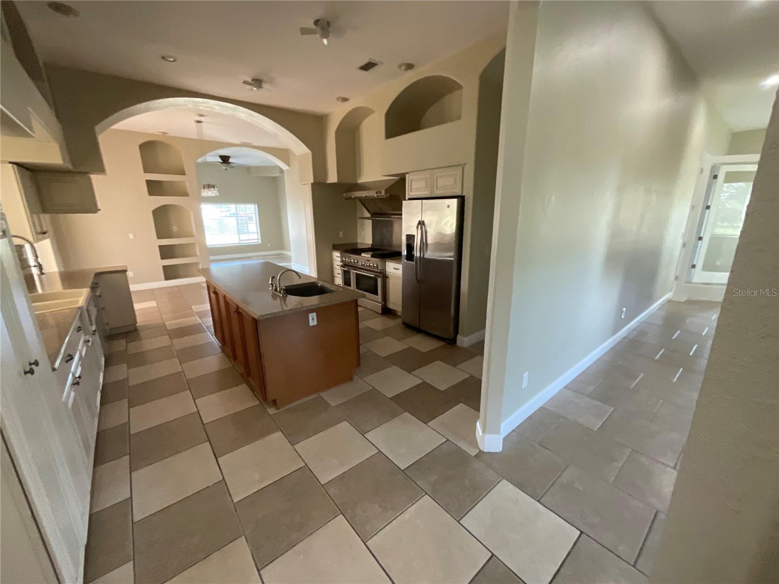 Image 4 of 4 For 23720 Hideout Trail