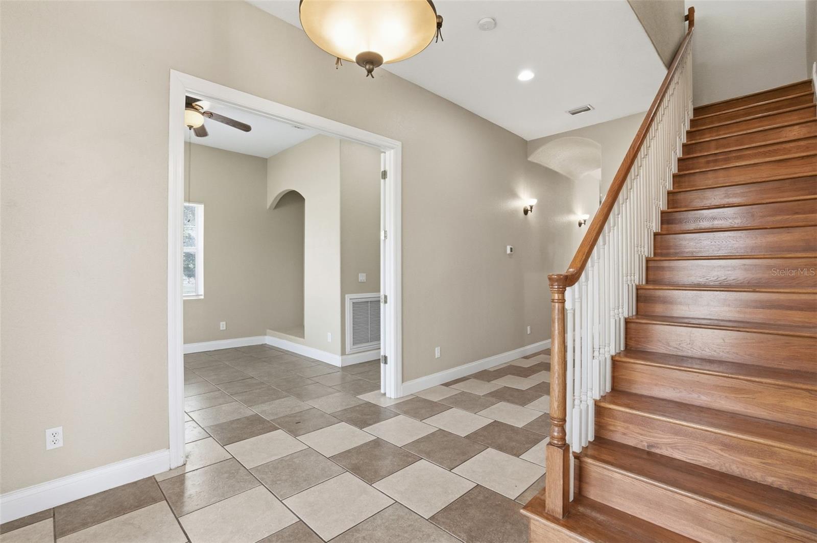 Image 5 of 44 For 23720 Hideout Trail