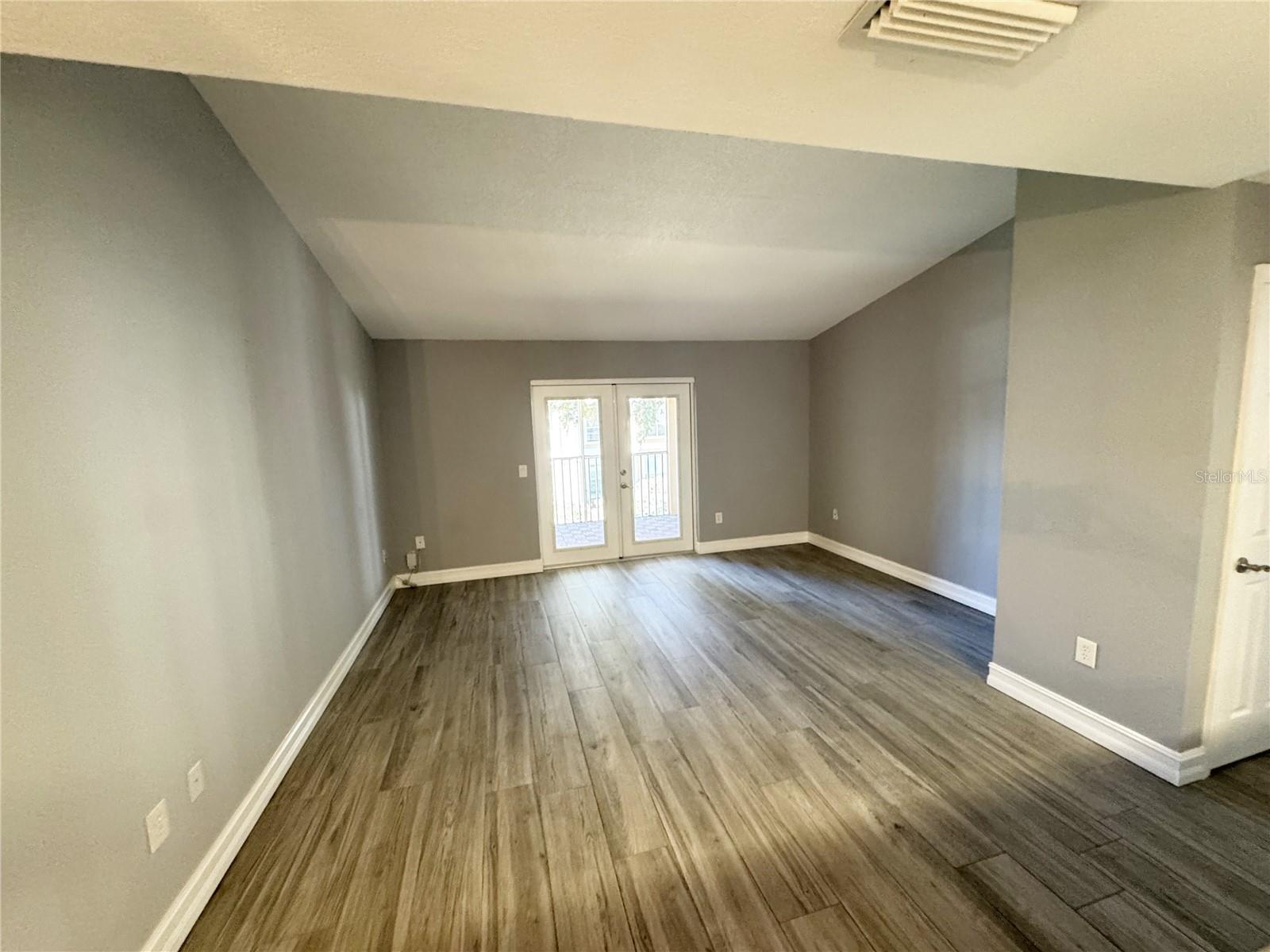 Image 5 of 28 For 9481 Highland Oak Drive 1506