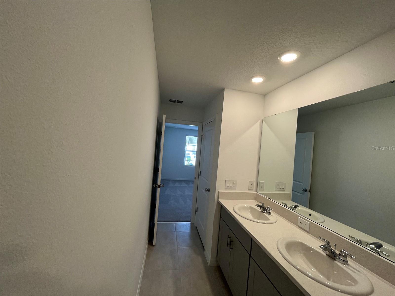 Image 28 of 46 For 2995 Skyline Loop