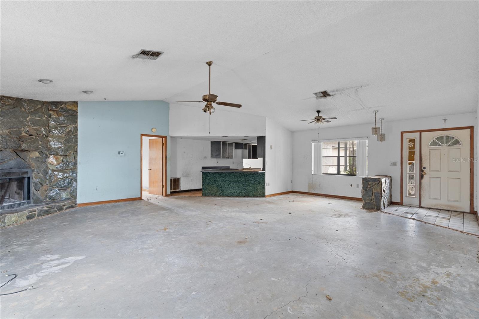 Image 11 of 36 For 6426 July Avenue