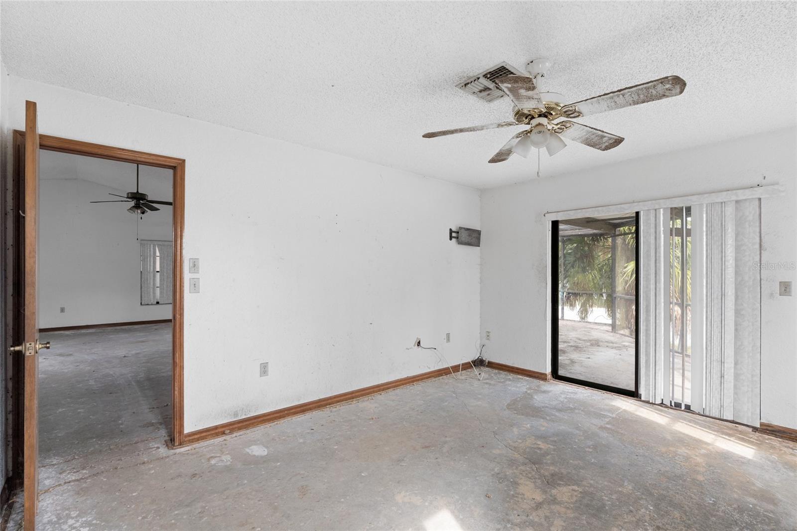 Image 12 of 36 For 6426 July Avenue