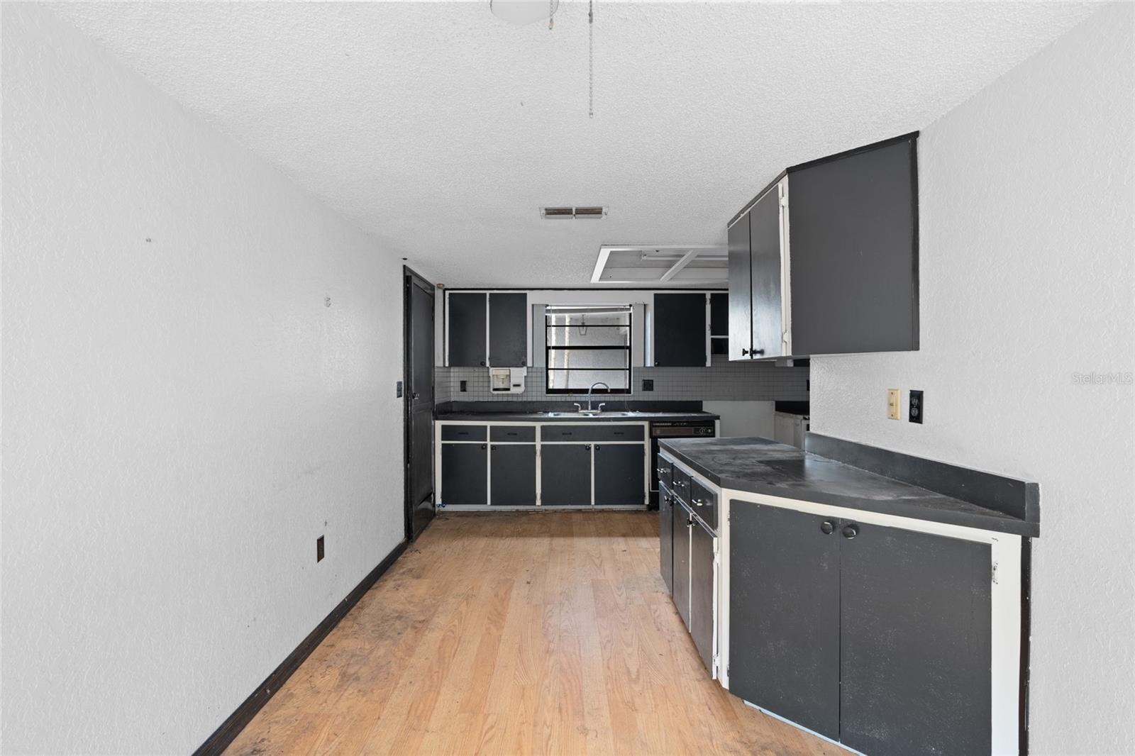 Image 13 of 36 For 6426 July Avenue