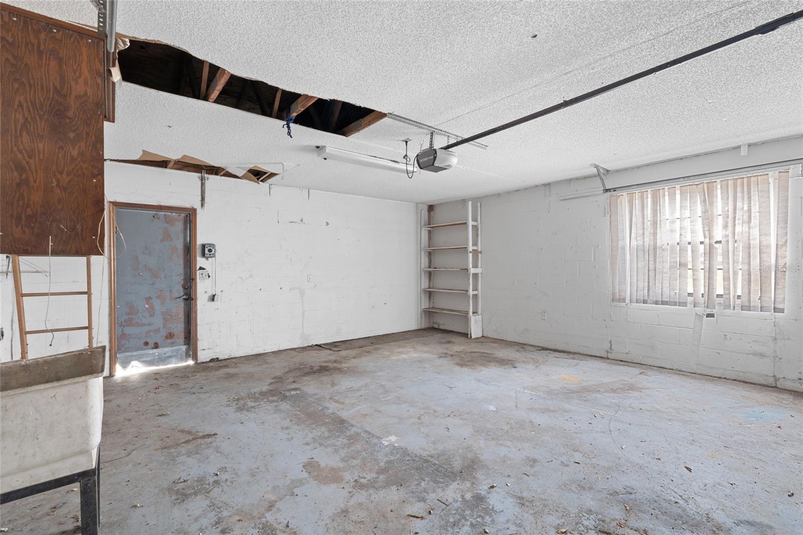 Image 22 of 36 For 6426 July Avenue