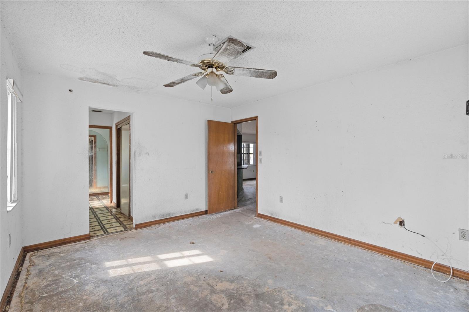 Image 23 of 36 For 6426 July Avenue