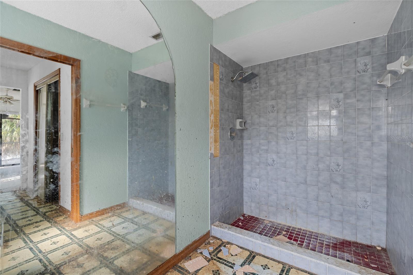 Image 25 of 36 For 6426 July Avenue