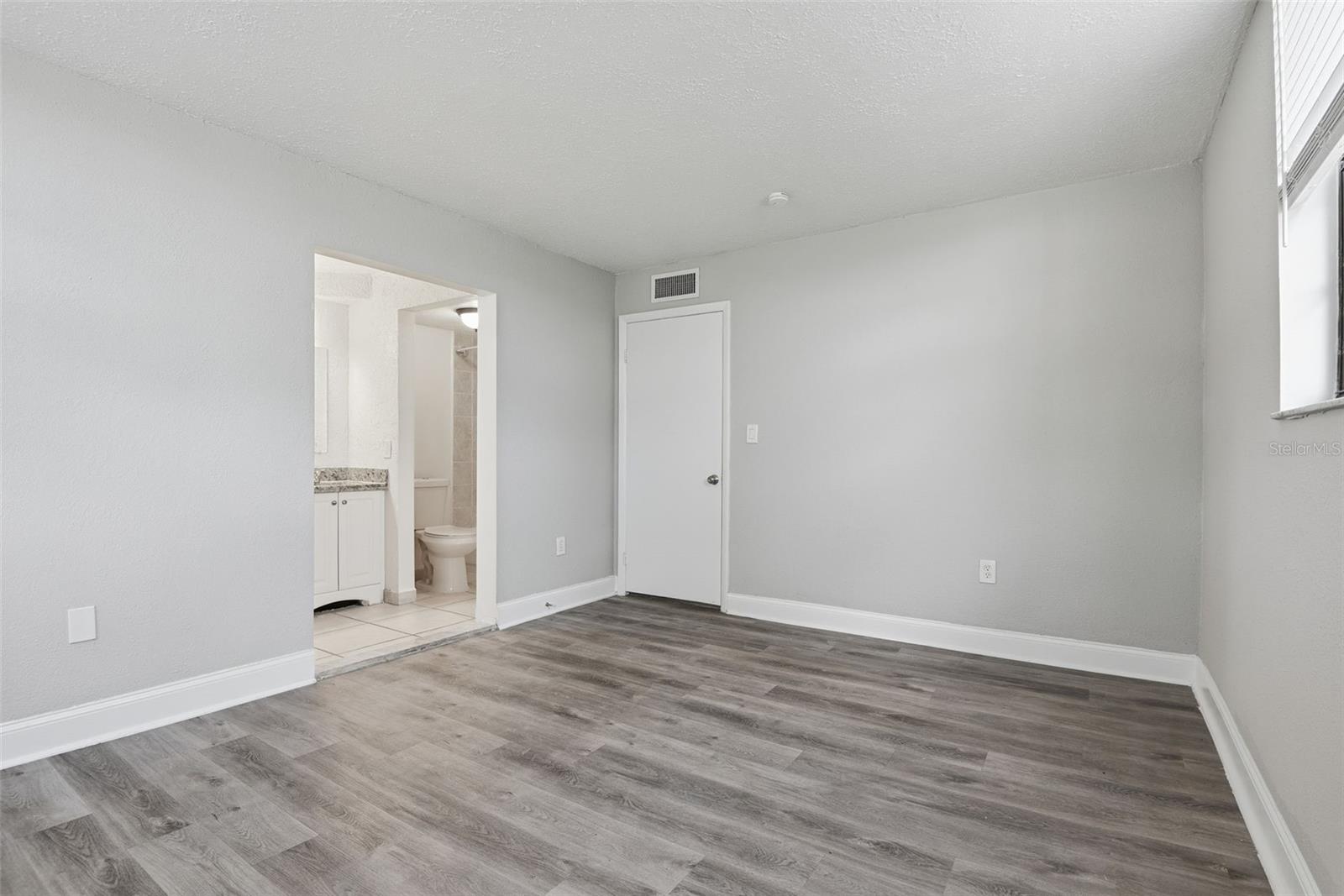 Image 18 of 26 For 10875 112th Avenue 202